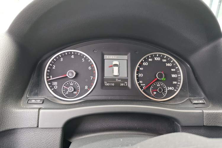 Used Volkswagen Tiguan 2013 2.0 TSI Automatic All-Wheel Drive Luxury Edition Instrument Cluster