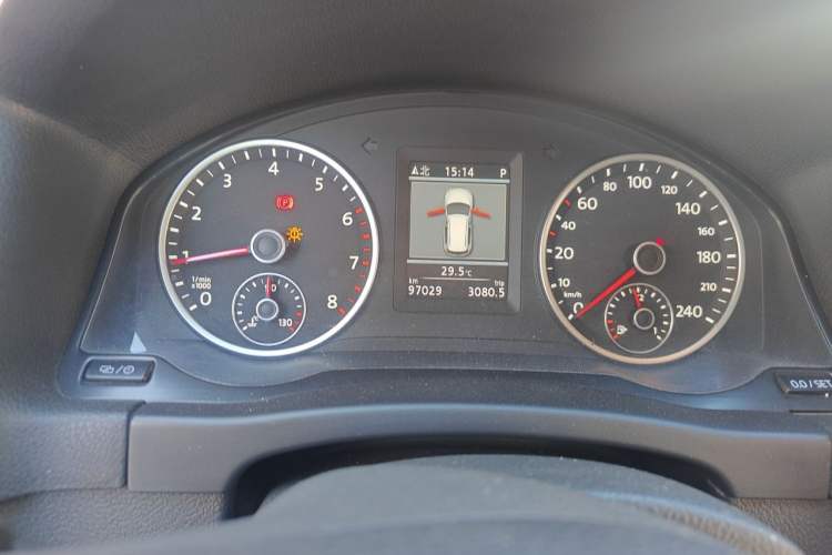 Used Volkswagen Tiguan 2013 2.0 TSI Automatic All-Wheel-Drive Flagship Edition Instrument Cluster