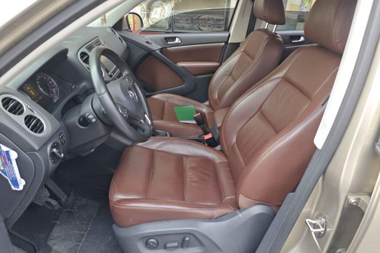 Used Volkswagen Tiguan 2013 1.8 TSI Automatic All-Wheel Drive Luxury Model Left Front Seat