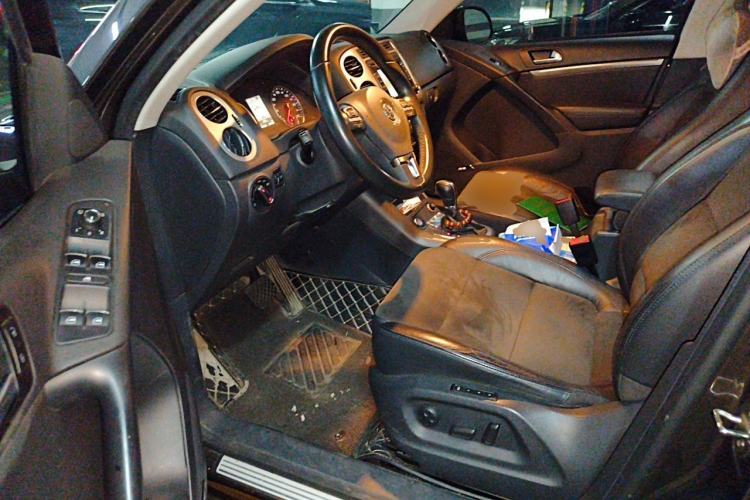 Used Volkswagen Tiguan 2013 2.0 TSI Automatic All-Wheel-Drive Flagship Edition Left Front Seat