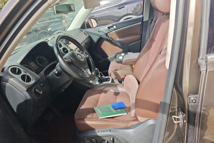 Used Volkswagen Tiguan 2013 2.0 TSI Automatic All-Wheel-Drive Flagship Edition Left Front Seat