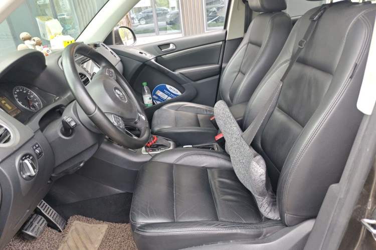 Used Volkswagen Tiguan 2013 2.0 TSI Automatic All-Wheel Drive Luxury Edition Left Front Seat