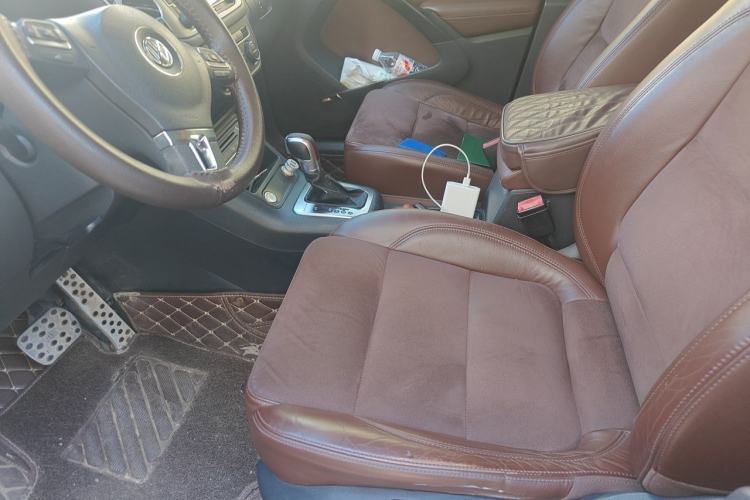 Used Volkswagen Tiguan 2013 2.0 TSI Automatic All-Wheel-Drive Flagship Edition Left Front Seat