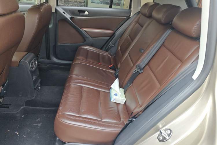 Used Volkswagen Tiguan 2013 1.8 TSI Automatic All-Wheel Drive Luxury Model Left Rear Seat