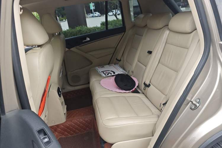 Used Volkswagen Tiguan 2013 1.8 TSI Automatic All-Wheel Drive Luxury Model Left Rear Seat