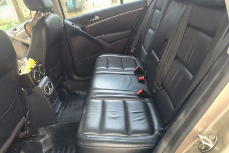 Used Volkswagen Tiguan 2013 1.8 TSI Automatic All-Wheel Drive Luxury Model Left Rear Seat