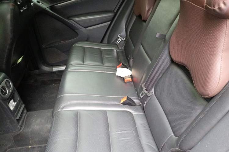 Used Volkswagen Tiguan 2013 1.8 TSI Automatic All-Wheel Drive Luxury Model Left Rear Seat