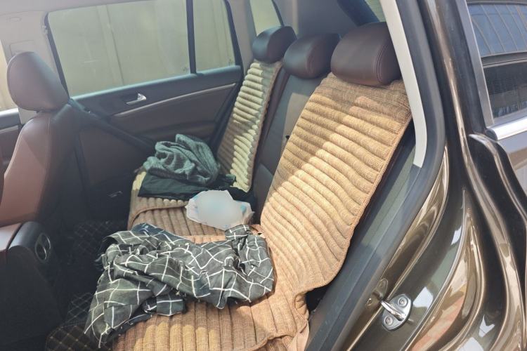 Used Volkswagen Tiguan 2013 2.0 TSI Automatic All-Wheel-Drive Flagship Edition Left Rear Seat