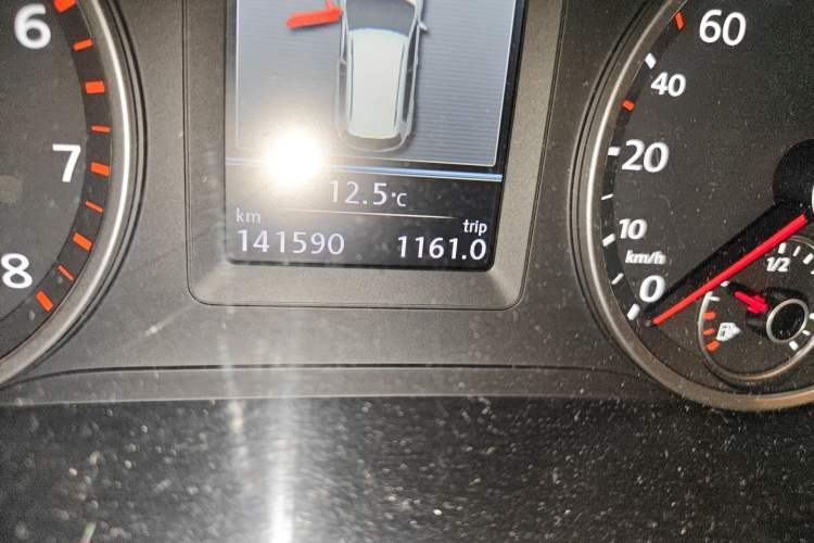 Used Volkswagen Tiguan 2013 1.8TSI Automatic Two-Wheel Drive Luxury Model Odometer Close Up