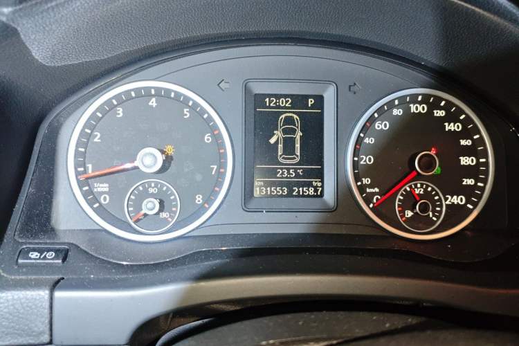 Used Volkswagen Tiguan 2013 1.8 TSI Automatic Two-Wheel Drive Comfort Edition Odometer Close Up