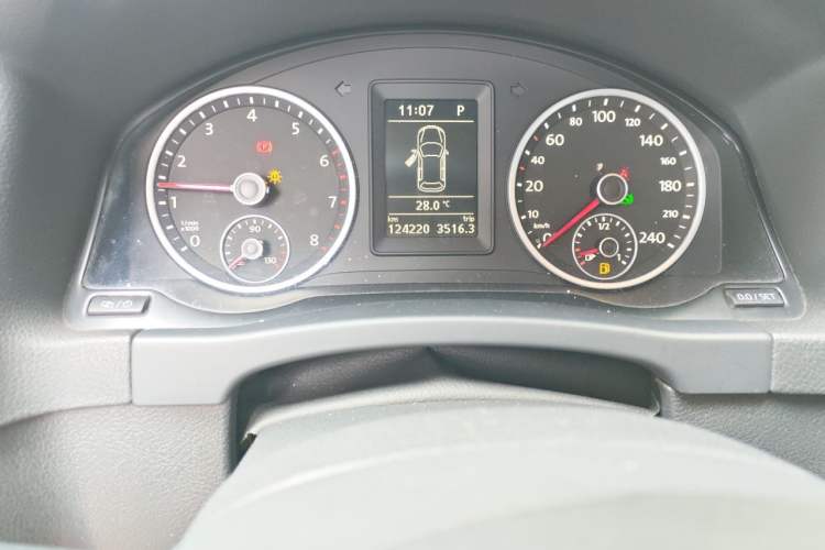 Used Volkswagen Tiguan 2013 1.8 TSI Automatic Two-Wheel Drive Comfort Edition Odometer Close Up