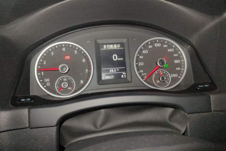 Used Volkswagen Tiguan 2013 1.8TSI Automatic All-Wheel-Drive Comfort Edition Odometer Close Up