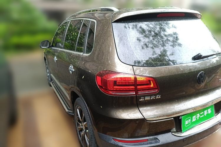 Used Volkswagen Tiguan 2013 1.8 TSI Automatic All-Wheel Drive Luxury Model Rear Left 45 Deg
