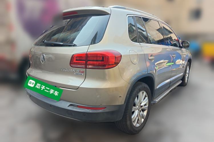 Used Volkswagen Tiguan 2013 1.8 TSI Automatic All-Wheel Drive Luxury Model Rear Right 45 Deg