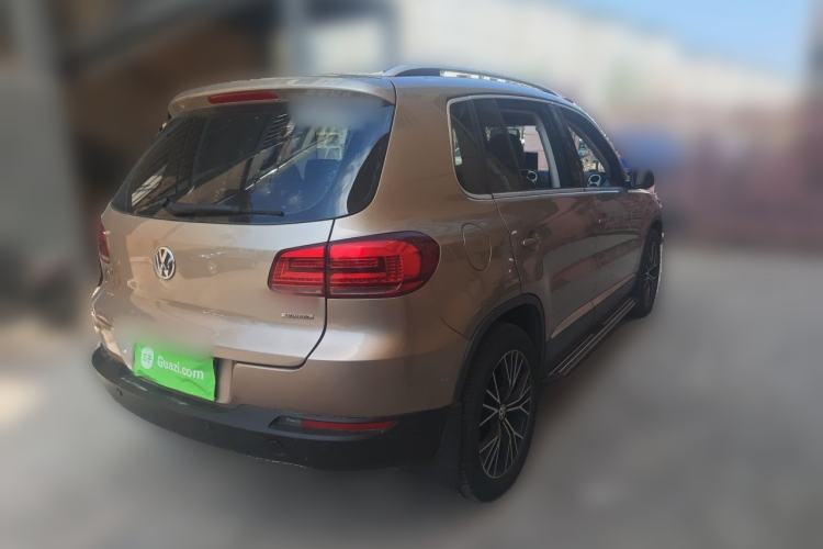 Used Volkswagen Tiguan 2013 1.8 TSI Automatic All-Wheel Drive Luxury Model Rear Right 45 Deg