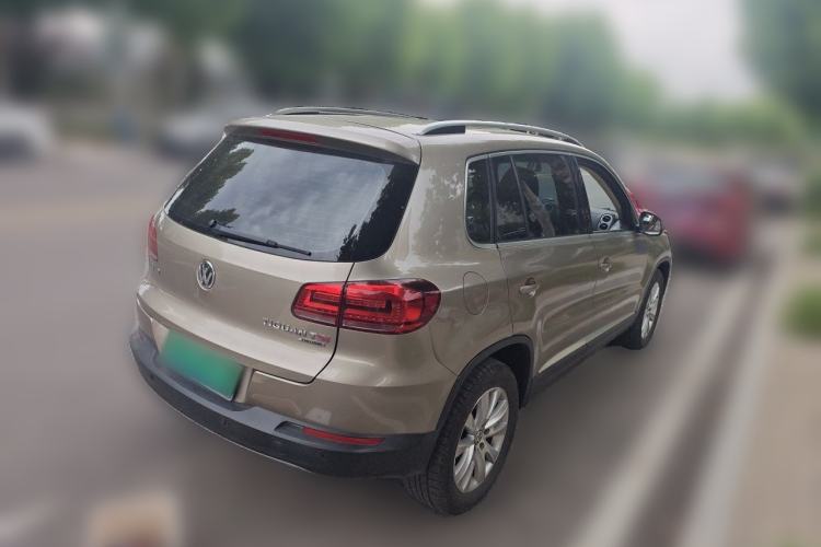 Used Volkswagen Tiguan 2013 1.8 TSI Automatic All-Wheel Drive Luxury Model Rear Right 45 Deg