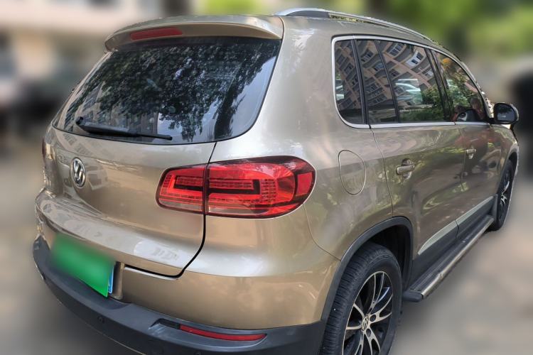 Used Volkswagen Tiguan 2013 1.8 TSI Automatic All-Wheel Drive Luxury Model Rear Right 45 Deg