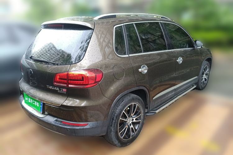 Used Volkswagen Tiguan 2013 1.8 TSI Automatic All-Wheel Drive Luxury Model Rear Right 45 Deg