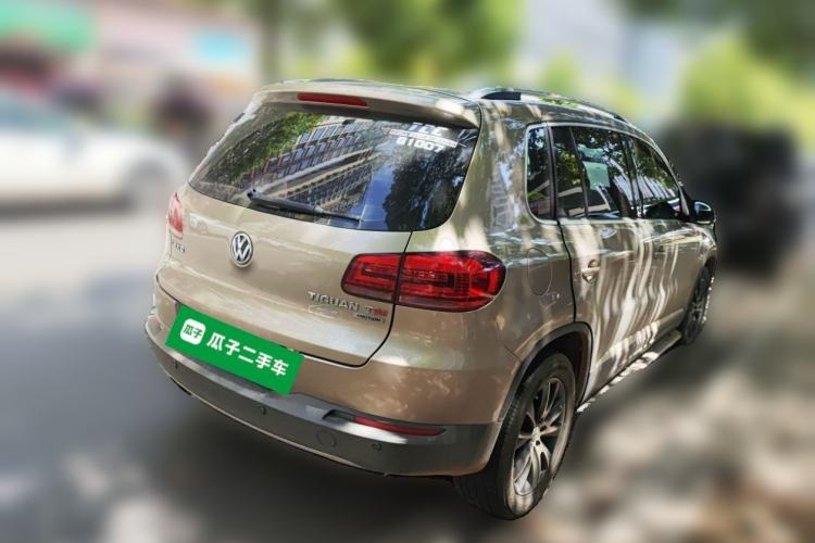 Used Volkswagen Tiguan 2013 1.8 TSI Automatic All-Wheel Drive Luxury Model Rear Right 45 Deg