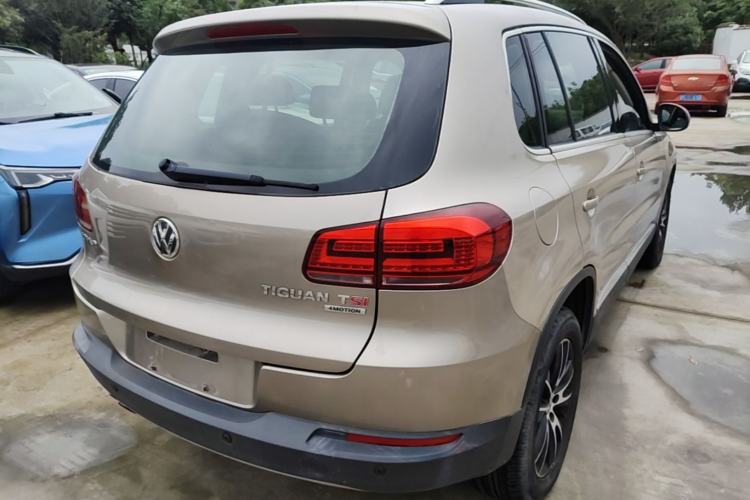 Used Volkswagen Tiguan 2013 1.8 TSI Automatic All-Wheel Drive Luxury Model Rear Right 45 Deg