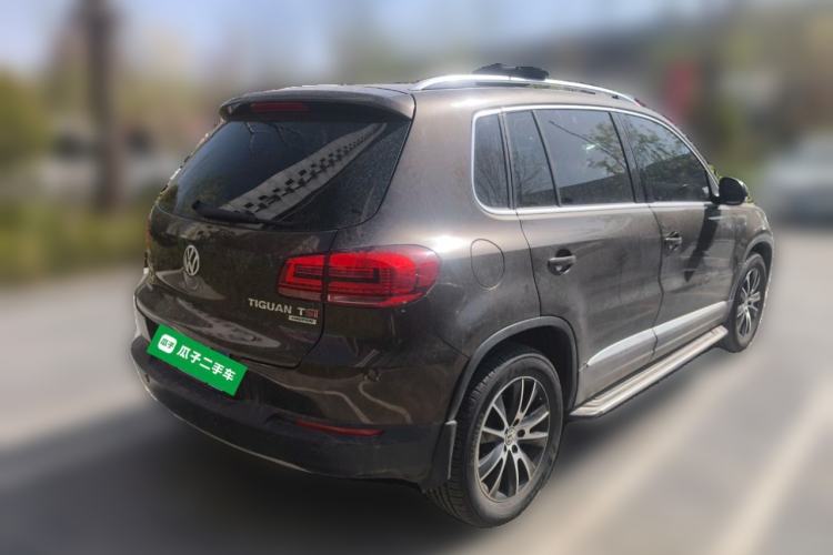 Used Volkswagen Tiguan 2013 1.8 TSI Automatic All-Wheel Drive Luxury Model Rear Right 45 Deg