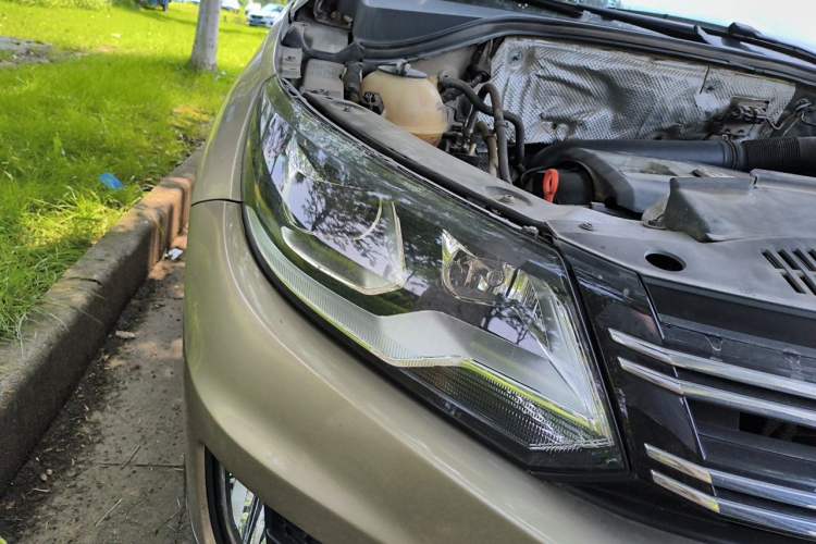 Used Volkswagen Tiguan 2013 1.8TSI Automatic Two-Wheel Drive Luxury Model Right Front Headlight