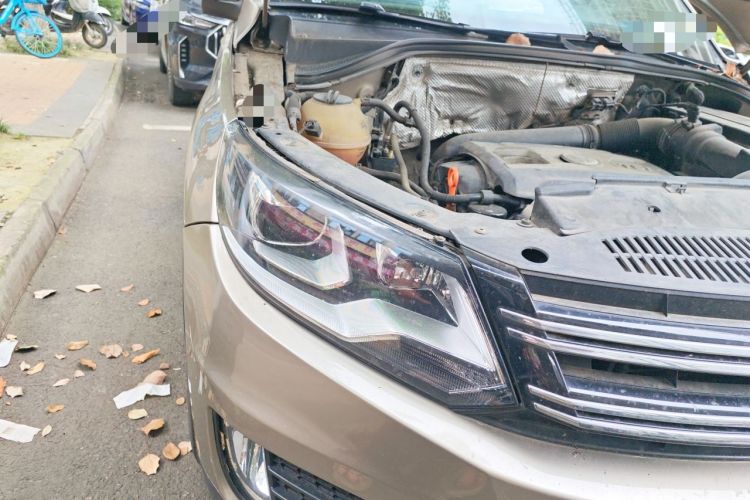Used Volkswagen Tiguan 2013 1.8 TSI Automatic Two-Wheel Drive Comfort Edition Right Front Headlight