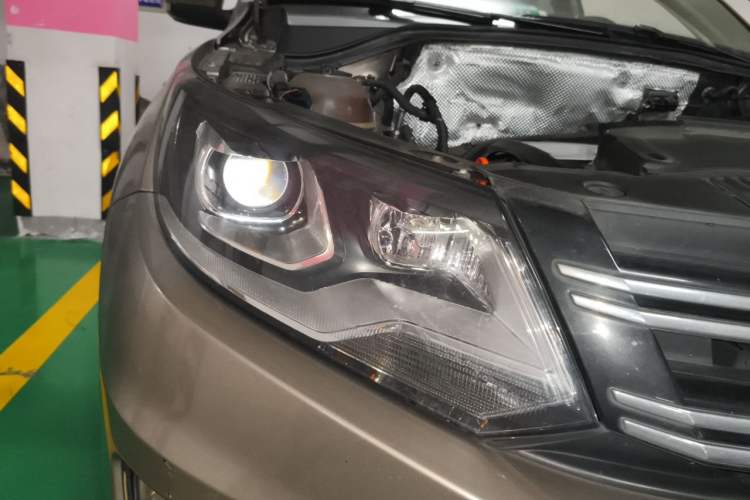 Used Volkswagen Tiguan 2013 1.8TSI Automatic Two-Wheel Drive Trend Edition Right Front Headlight