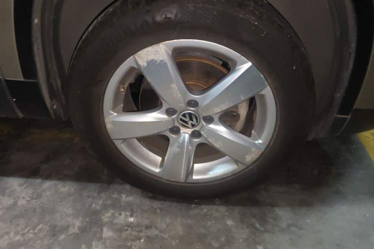 Used Volkswagen Tiguan 2013 1.8 TSI Automatic Two-Wheel Drive Comfort Edition Right Front Wheel Hub