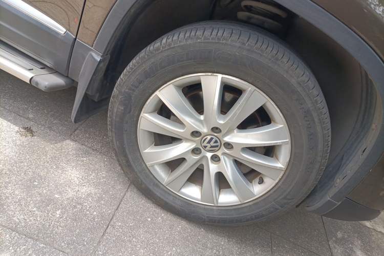 Used Volkswagen Tiguan 2013 1.8TSI Automatic Two-Wheel Drive Luxury Model Right Front Wheel Hub