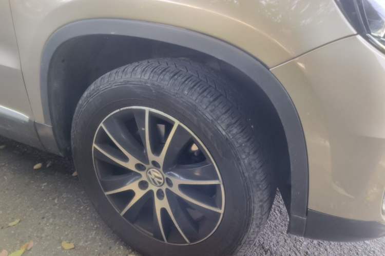 Used Volkswagen Tiguan 2013 1.8TSI Automatic Two-Wheel Drive Luxury Model Right Front Wheel Hub