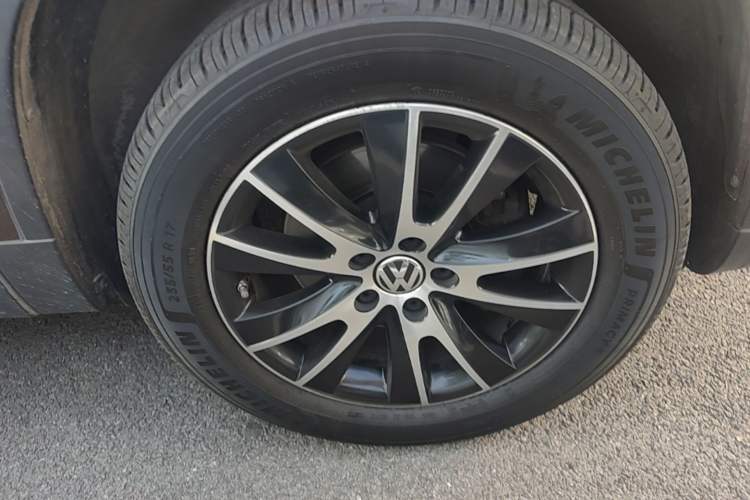 Used Volkswagen Tiguan 2013 1.8TSI Automatic Two-Wheel Drive Luxury Model Right Front Wheel Hub