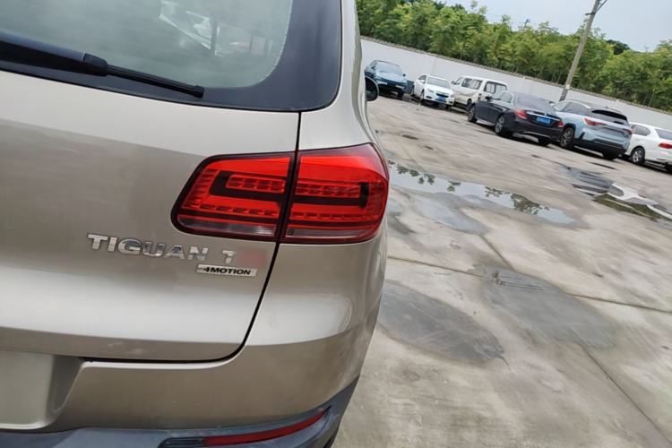 Used Volkswagen Tiguan 2013 1.8 TSI Automatic All-Wheel Drive Luxury Model Right Rear Taillight