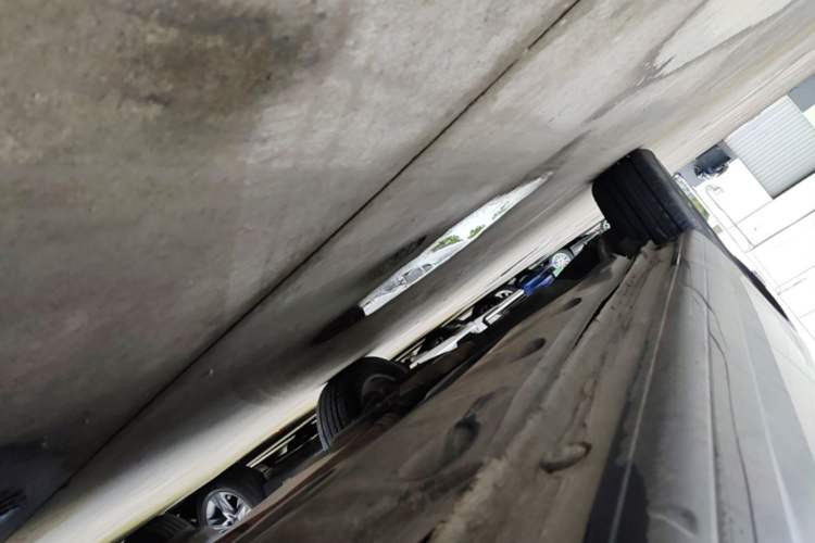 Used Volkswagen Tiguan 2013 1.8 TSI Automatic All-Wheel Drive Luxury Model Right Side Sill