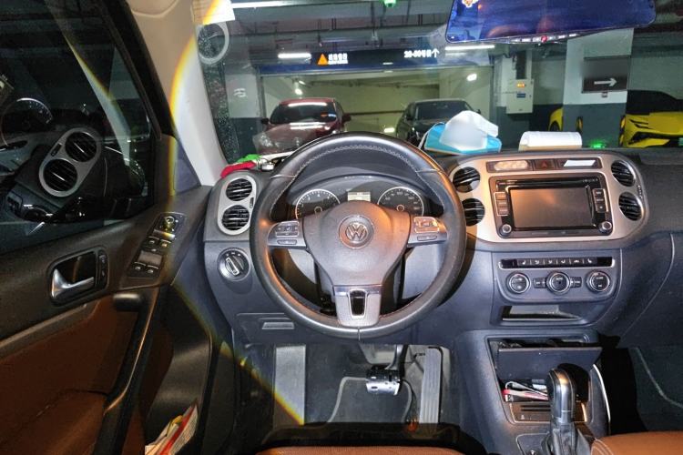 Used Volkswagen Tiguan 2013 1.8TSI Automatic Two-Wheel Drive Luxury Model Steering Wheel