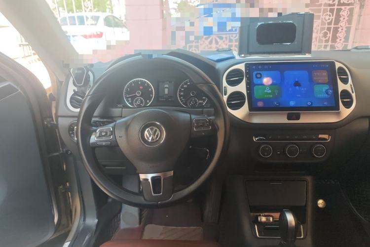 Used Volkswagen Tiguan 2013 1.8 TSI Automatic All-Wheel Drive Luxury Model Steering Wheel