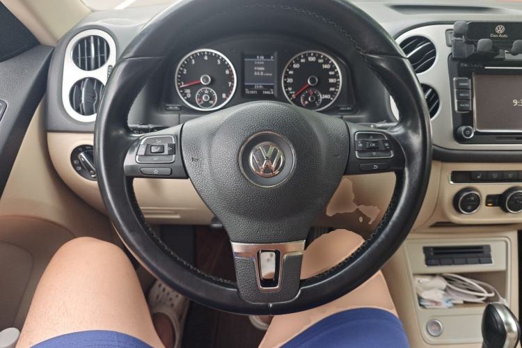 Used Volkswagen Tiguan 2013 1.8 TSI Automatic All-Wheel Drive Luxury Model Steering Wheel