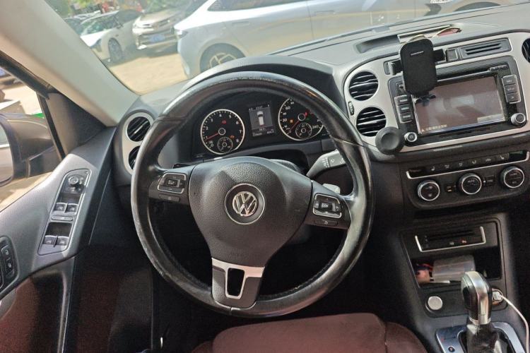 Used Volkswagen Tiguan 2013 2.0 TSI Automatic All-Wheel-Drive Flagship Edition Steering Wheel