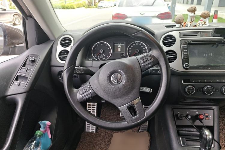 Used Volkswagen Tiguan 2013 2.0 TSI Automatic All-Wheel Drive Luxury Edition Steering Wheel