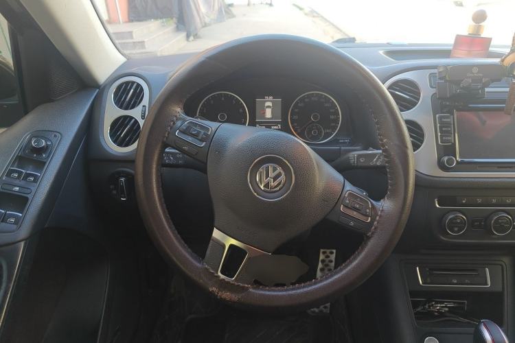 Used Volkswagen Tiguan 2013 2.0 TSI Automatic All-Wheel-Drive Flagship Edition Steering Wheel