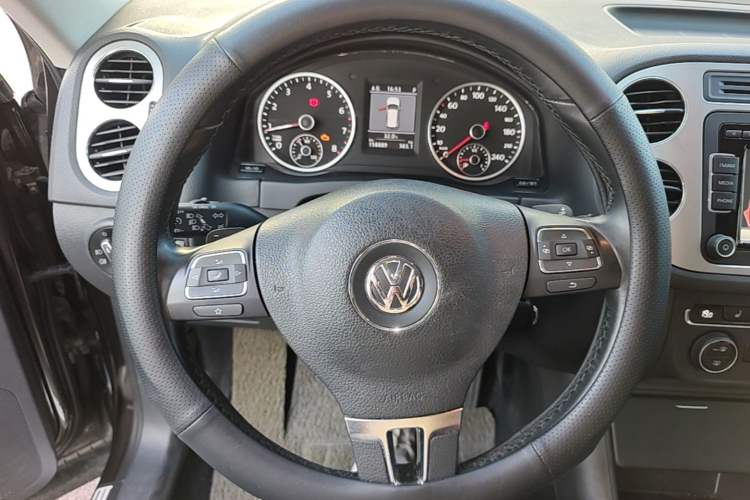 Used Volkswagen Tiguan 2013 1.8TSI Automatic Two-Wheel Drive Luxury Model Steering Wheel