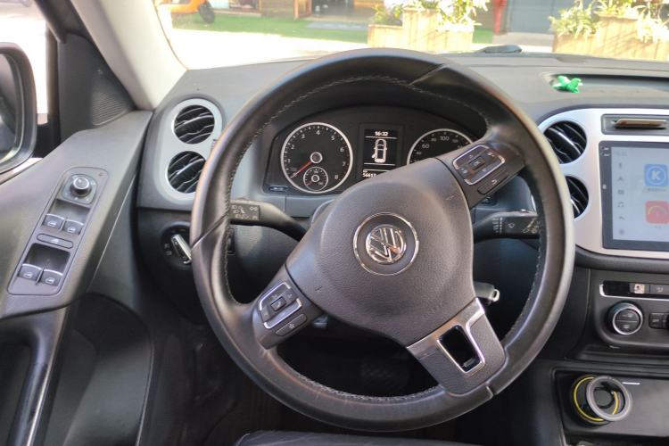 Used Volkswagen Tiguan 2013 1.8 TSI Automatic Two-Wheel Drive Comfort Edition Steering Wheel