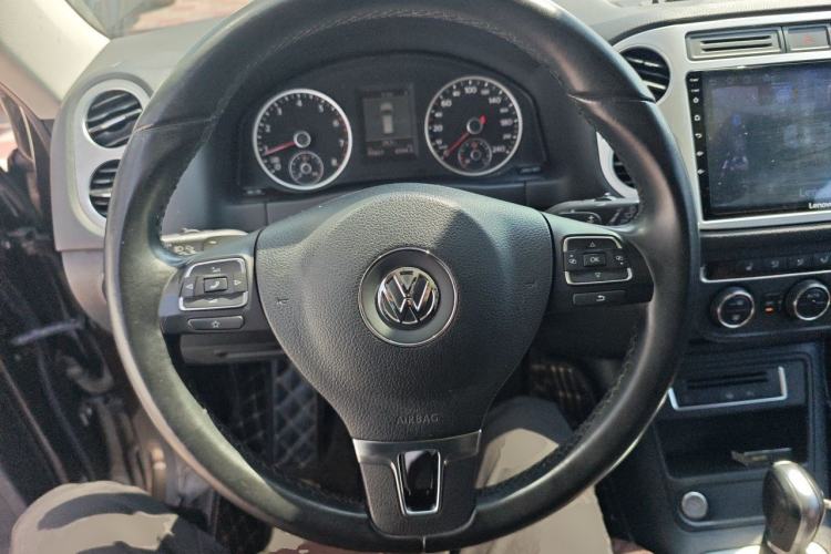 Used Volkswagen Tiguan 2013 2.0 TSI Automatic All-Wheel-Drive Flagship Edition Steering Wheel