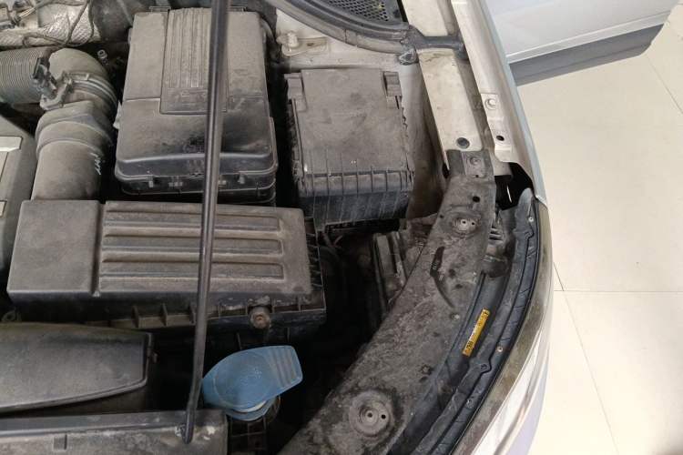 Used Volkswagen Tiguan 2013 1.8 TSI Automatic All-Wheel Drive Luxury Model Engine Bay Left