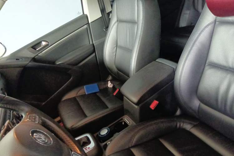 Used Volkswagen Tiguan 2013 1.8 TSI Automatic All-Wheel Drive Luxury Model Left Front Seat