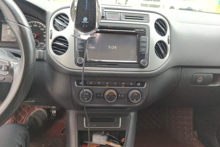 Used Volkswagen Tiguan 2013 1.8TSI Automatic Two-Wheel Drive Luxury Model Audio And AC Panel
