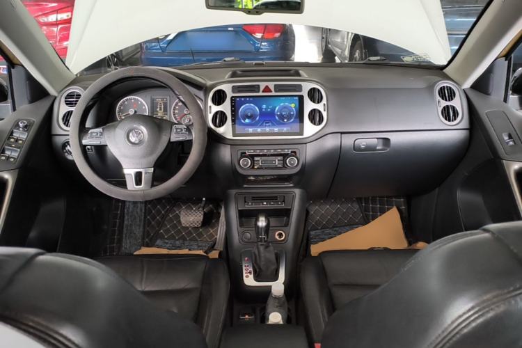 Used Volkswagen Tiguan 2013 1.8 TSI Automatic Two-Wheel Drive Comfort Edition Center Console