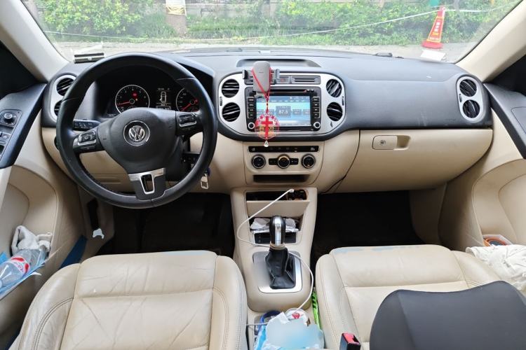 Used Volkswagen Tiguan 2013 1.8 TSI Automatic Two-Wheel Drive Comfort Edition Center Console