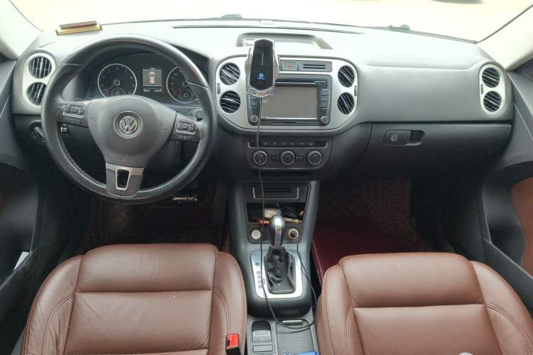 Used Volkswagen Tiguan 2013 1.8TSI Automatic Two-Wheel Drive Luxury Model Center Console