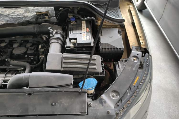 Used Volkswagen Tiguan 2013 1.8 TSI Automatic Two-Wheel Drive Comfort Edition Engine Bay Left